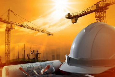 С Днем строителя!